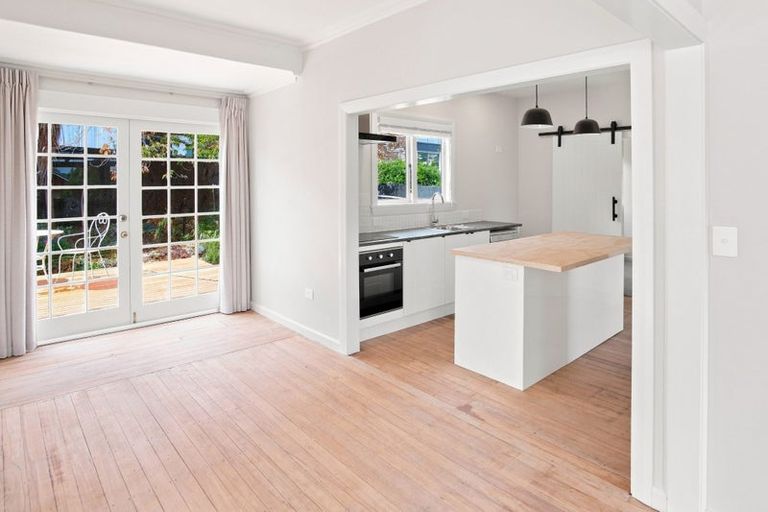 Photo of property in 1/118 Centaurus Road, Huntsbury, Christchurch, 8022