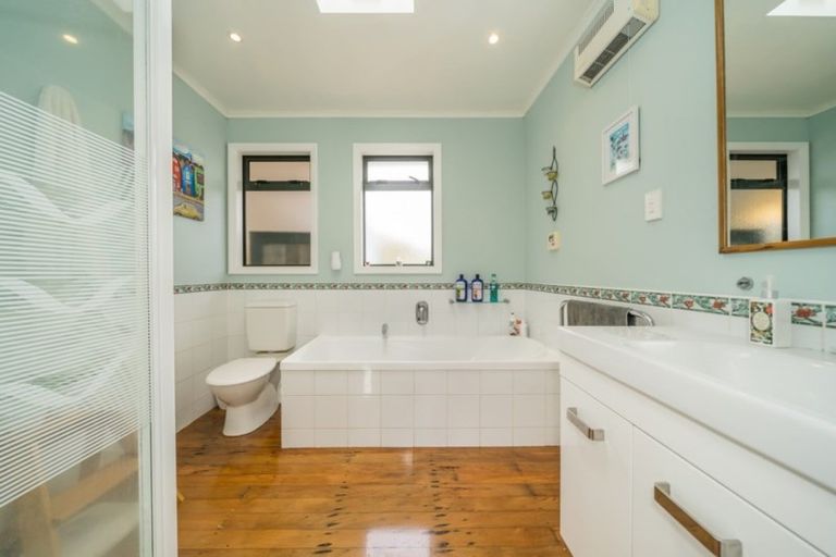 Photo of property in 31 Kashmir Avenue, Clouston Park, Upper Hutt, 5018