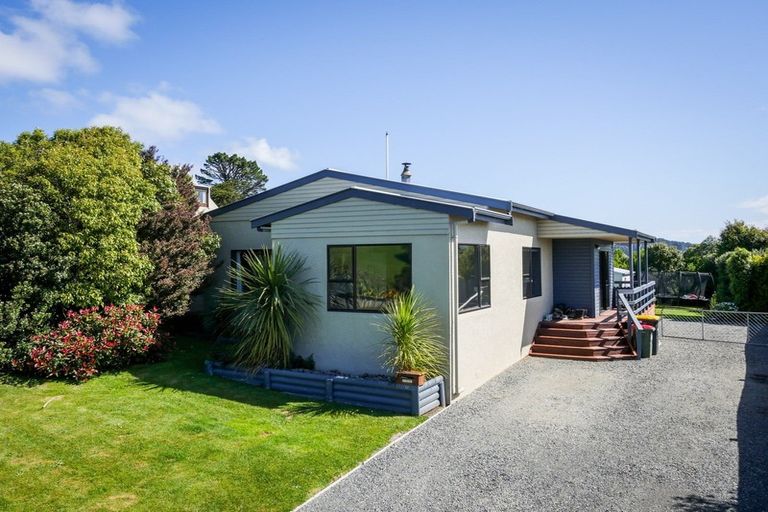 Photo of property in 52 Oxley Crescent, Broad Bay, Dunedin, 9014