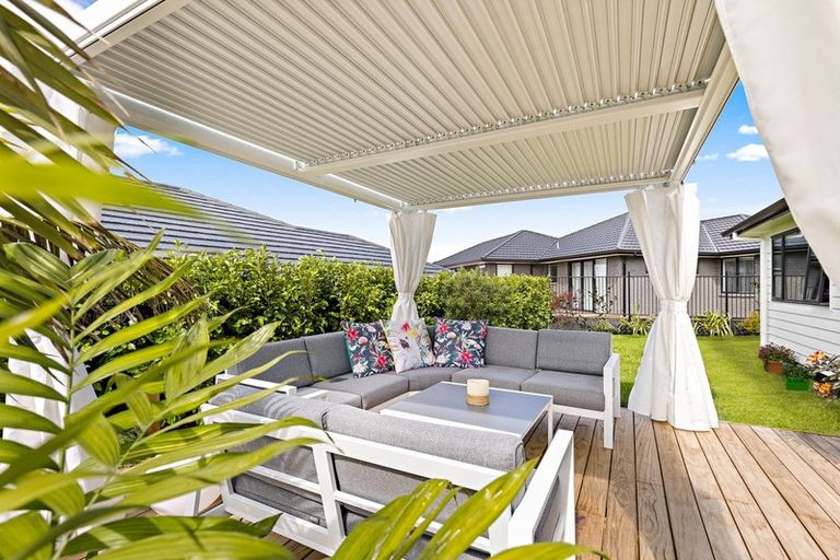 Photo of property in 33 Jane Maree Road, Kumeu, 0810