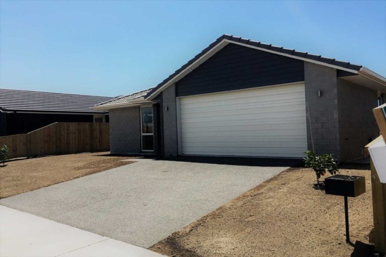 Photo of property in 67 Te Kio Crescent, Papamoa Beach, Papamoa, 3118