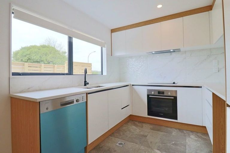 Photo of property in 62a Glenmore Road, Sunnyhills, Auckland, 2010