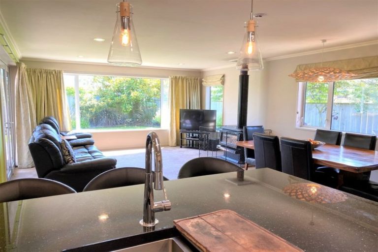 Photo of property in 6 Solway Place, Mosgiel, 9024