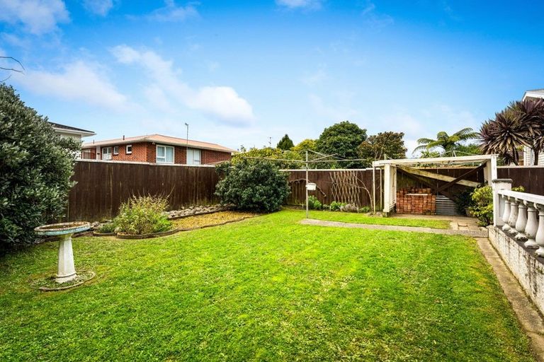 Photo of property in 2 Monterey Place, Totara Park, Upper Hutt, 5018