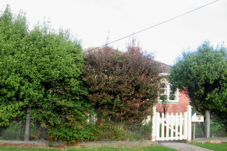 Photo of property in 28 Douglas Street, Waiwhetu, Lower Hutt, 5010