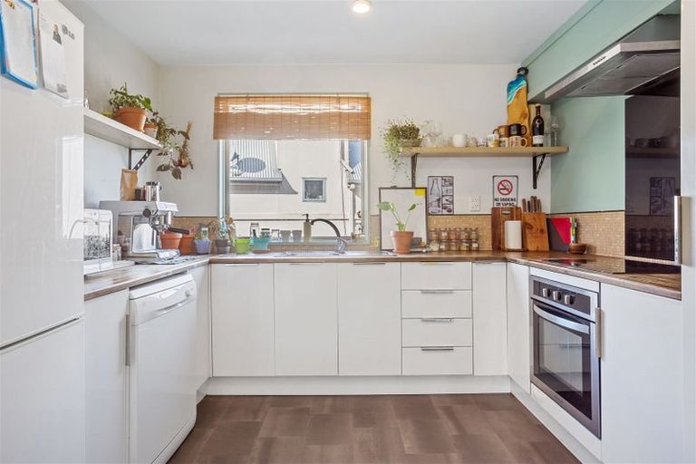 Photo of property in 4/86 Brockworth Place, Riccarton, Christchurch, 8011