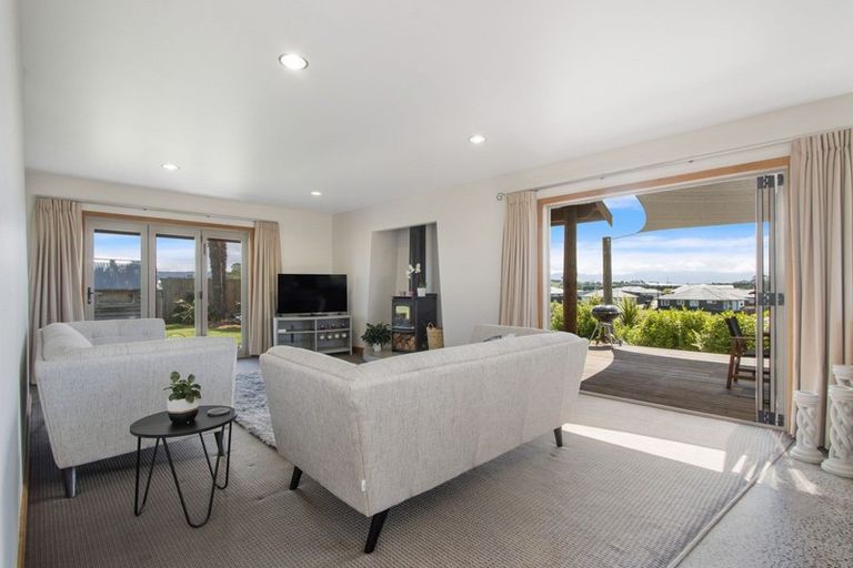 Photo of property in 340 Omokoroa Road, Omokoroa, 3114