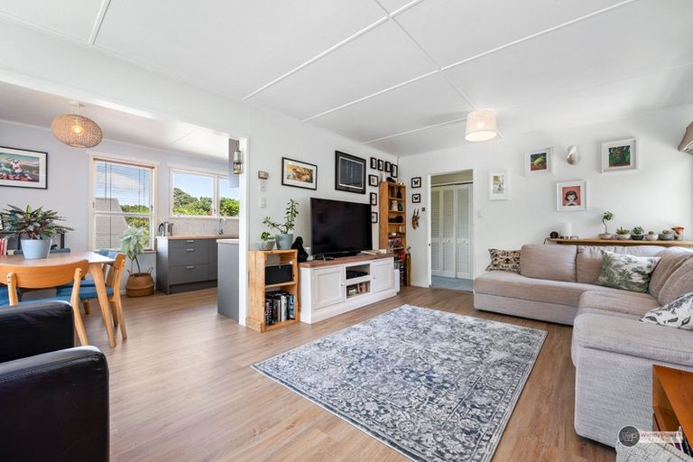 Photo of property in 17 Park Road, Belmont, Lower Hutt, 5010