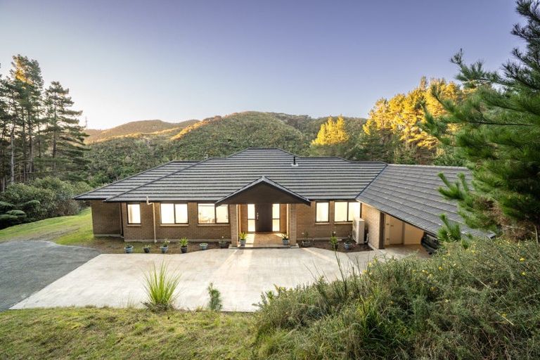 Photo of property in 150 Makara Road, Makara, Karori, 6972