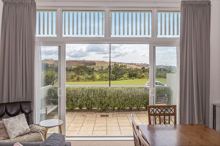 Photo of property in 255 Millwater Parkway, Silverdale, 0932