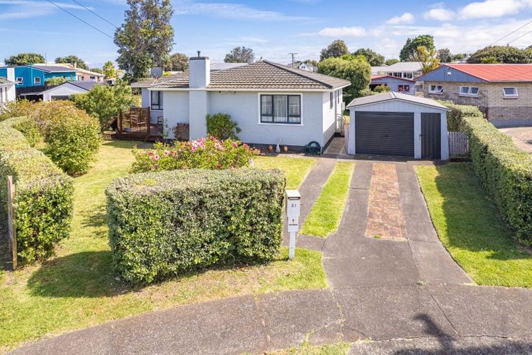 Photo of property in 21 Omori Place, Castlecliff, Whanganui, 4501