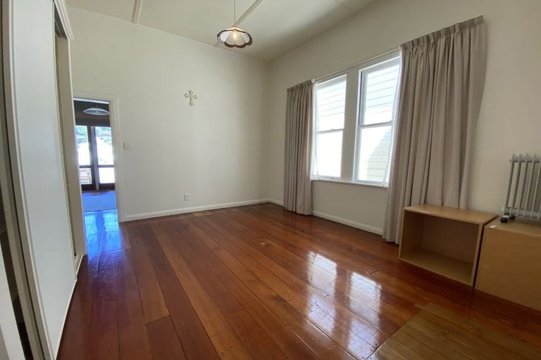 Photo of property in 31 Myrtle Crescent, Mount Cook, Wellington, 6021