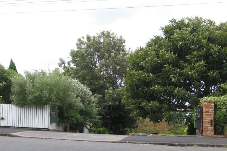 Photo of property in 95a Hinemoa Street, Birkenhead, Auckland, 0626