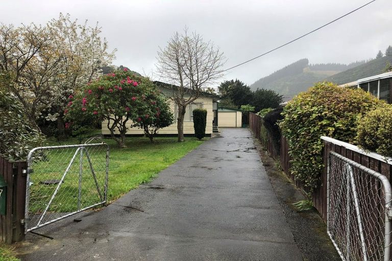 Photo of property in 57 Ruapehu Street, Paraparaumu, 5032