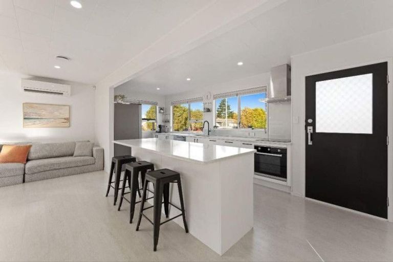 Photo of property in 22 Ferndown Avenue, Papatoetoe, Auckland, 2025