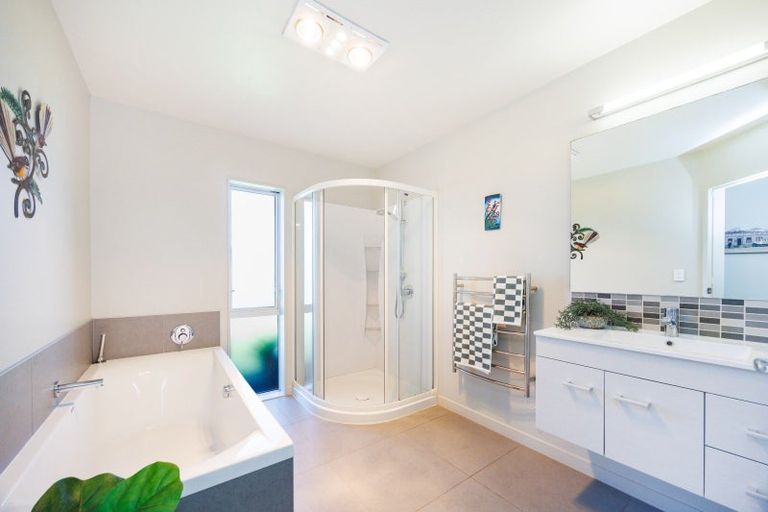 Photo of property in 25 Paradise Avenue, Feilding, 4775