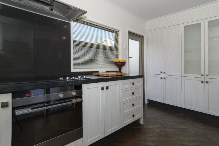 Photo of property in 69 Omokoroa Road, Omokoroa, 3114