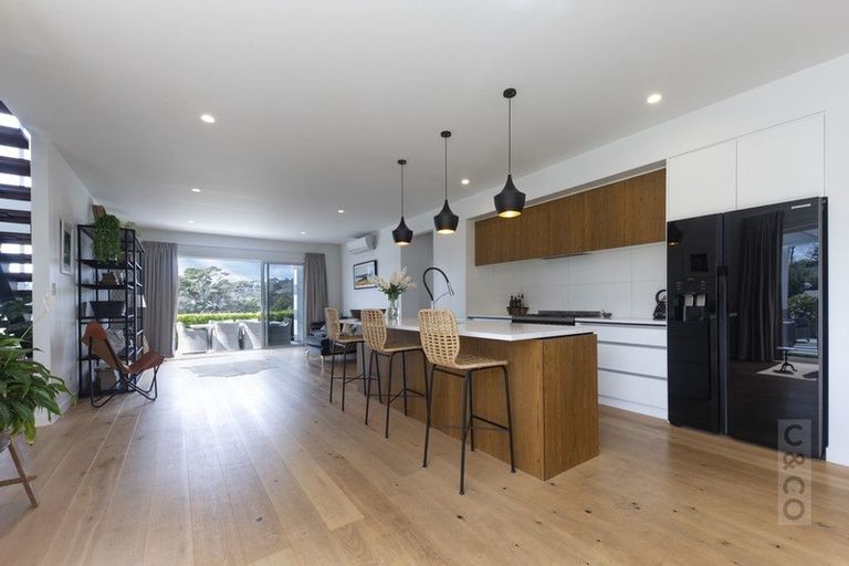 Photo of property in 10 Tauwaka Crescent, Riverhead, 0820