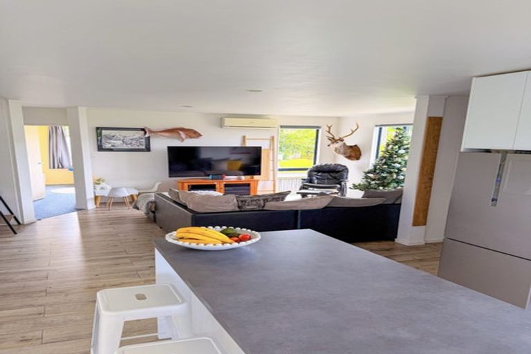 Photo of property in 33 Shearwater Street, One Tree Point, 0118