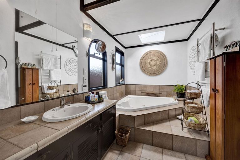 Photo of property in 15 Kowhai Street, Hawera, 4610