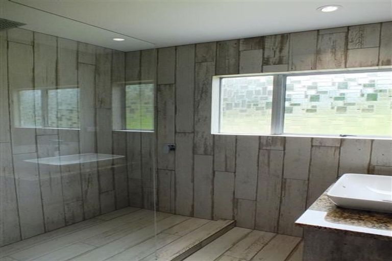 Photo of property in 6 William Hadlow Place, Hatfields Beach, Orewa, 0931