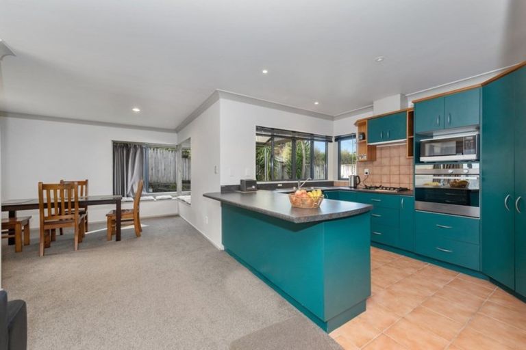 Photo of property in 64 Ayrshire Drive, Grandview Heights, Hamilton, 3200