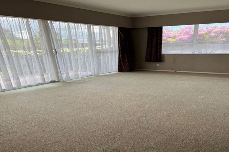 Photo of property in 1/17 Doment Crescent, Orewa, 0931