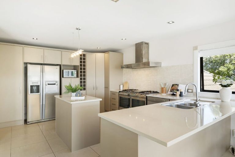 Photo of property in 34 Browns Bay Road, Rothesay Bay, Auckland, 0630