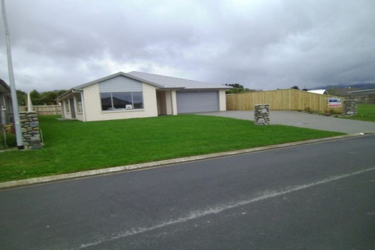 Photo of property in 5 Pohatu Lane, Otaki, 5512
