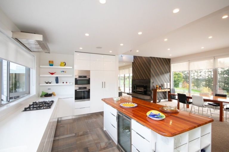 Photo of property in 49 Tutakarae Road, Kelvin Grove, Palmerston North, 4470