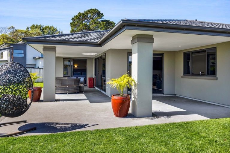 Photo of property in 5 Te Arakete Place, Hurworth, New Plymouth, 4310