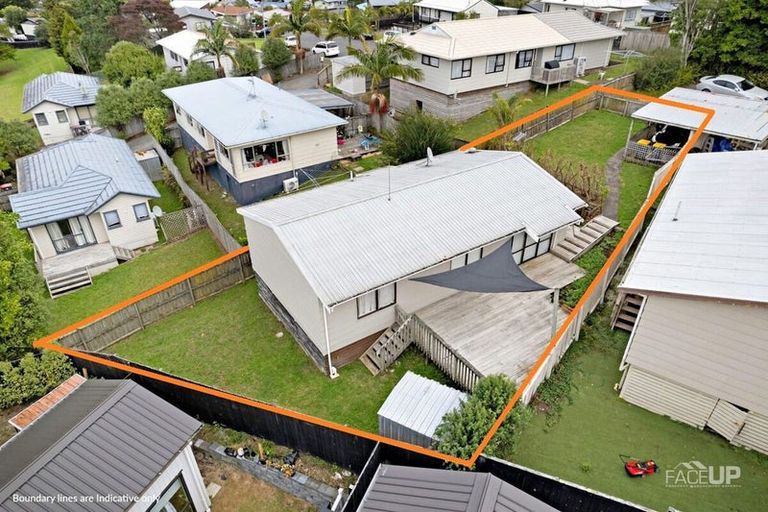 Photo of property in 1/95 Hobsonville Road, West Harbour, Auckland, 0618