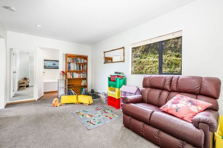 Photo of property in 8 Paremata Drive, Paremata, Porirua, 5024