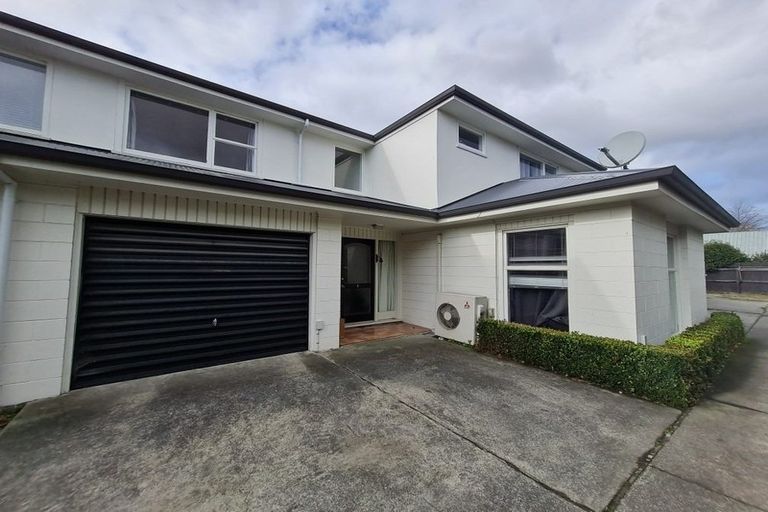 Photo of property in 2/58 Office Road, Merivale, Christchurch, 8014