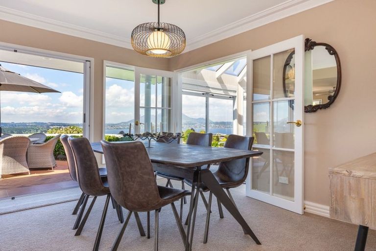 Photo of property in 2 Krissell Place, Acacia Bay, Taupo, 3330