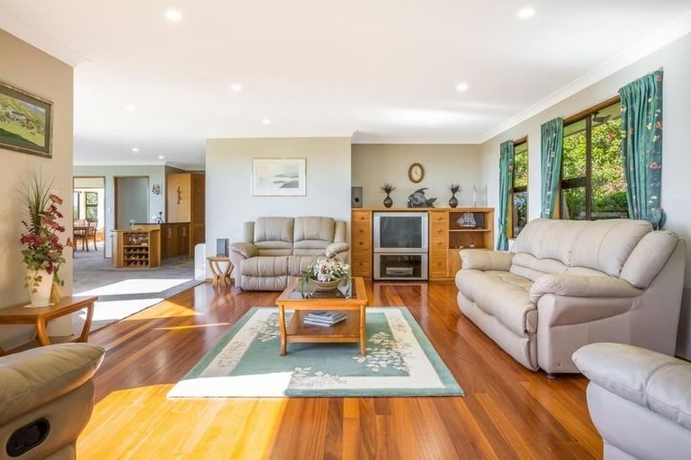 Photo of property in 243 Huia Street, Waikanae, 5391