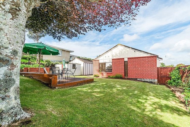 Photo of property in 24 Tiverton Crescent, Whalers Gate, New Plymouth, 4310