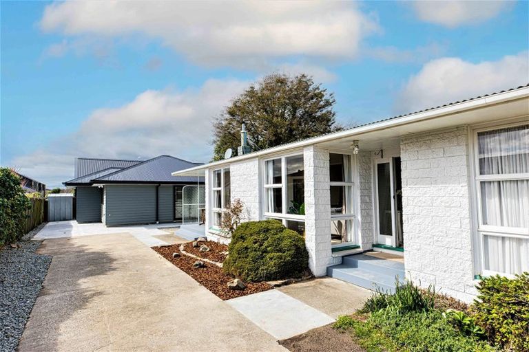 Photo of property in 26 Reading Street, Upper Riccarton, Christchurch, 8041