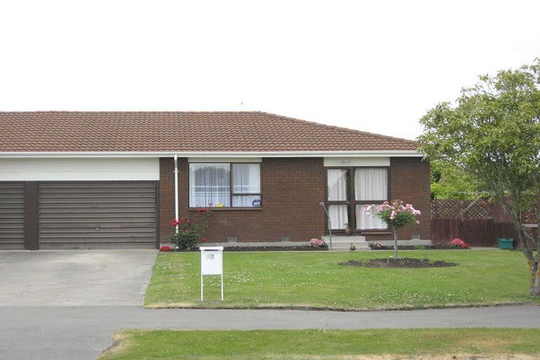 Photo of property in 1/18 Radiata Avenue, Parklands, Christchurch, 8083