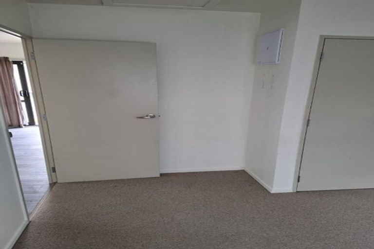 Photo of property in 7a Abel Tasman Avenue, Henderson, Auckland, 0610