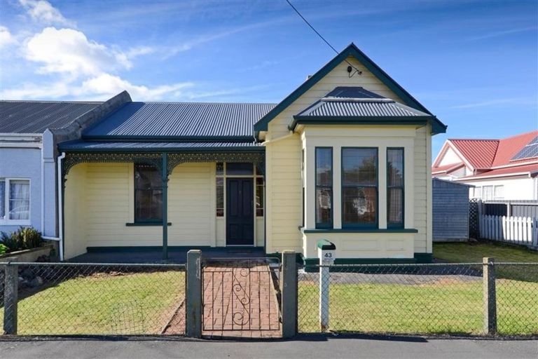 Photo of property in 43 Queens Drive, Saint Kilda, Dunedin, 9012