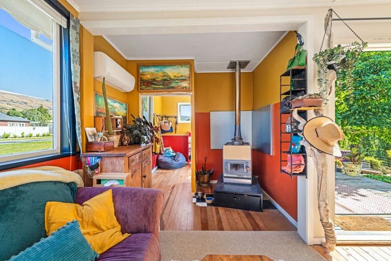 Photo of property in 96 Cheviot Street, Roxburgh, 9500