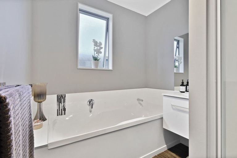 Photo of property in 14 Henry Lane, Patumahoe, Pukekohe, 2679