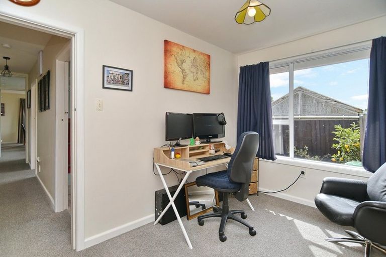 Photo of property in 2/97 Roberta Drive, Somerfield, Christchurch, 8024