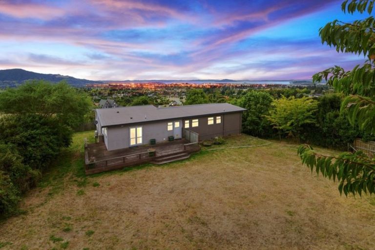 Photo of property in 18 Exeter Place, Tihiotonga, Rotorua, 3015