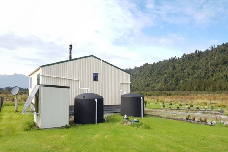 Photo of property in 751 La Fontaine Road, Harihari, 7884