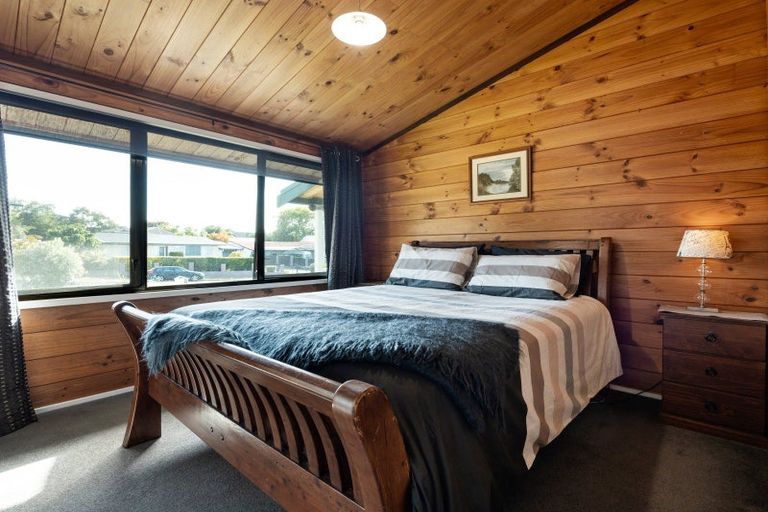 Photo of property in 15 Esmae Place, Dinsdale, Hamilton, 3204