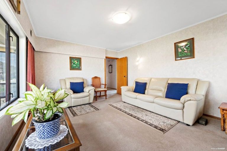 Photo of property in 9 Albert Pryor Avenue, Henderson, Auckland, 0612