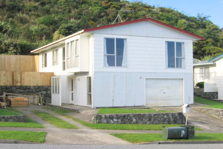 Photo of property in 16 Kaitangata Crescent, Kelson, Lower Hutt, 5010