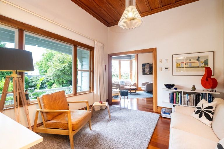 Photo of property in 29 Cameron Road, Bluff Hill, Napier, 4110